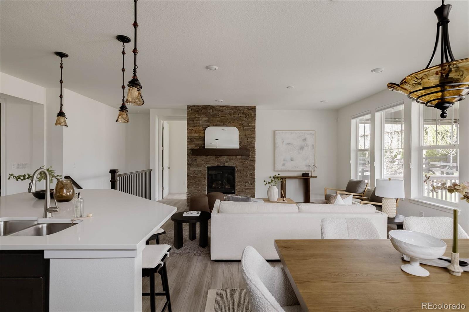 8571 South Riviera Court Aurora, CO 80016 - Photo 5 of 35