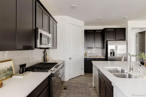 $650,000 | 8571 South Riviera Court, Aurora, CO 80016