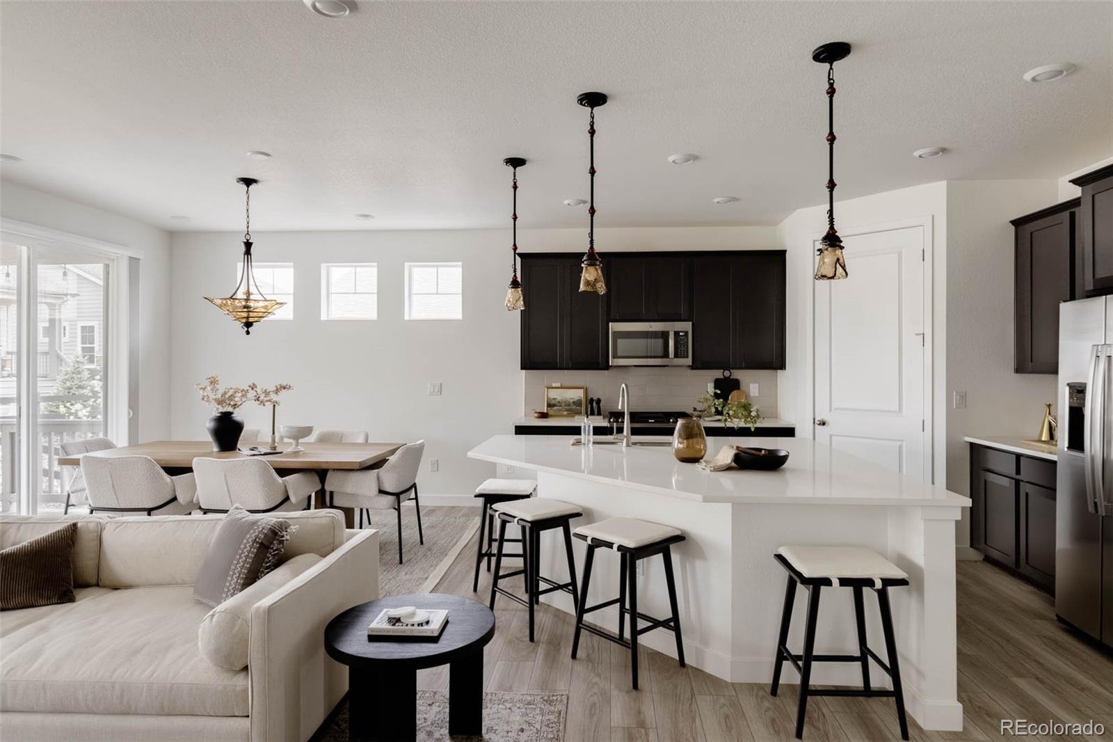 8571 South Riviera Court Aurora, CO 80016 - Photo 8 of 35