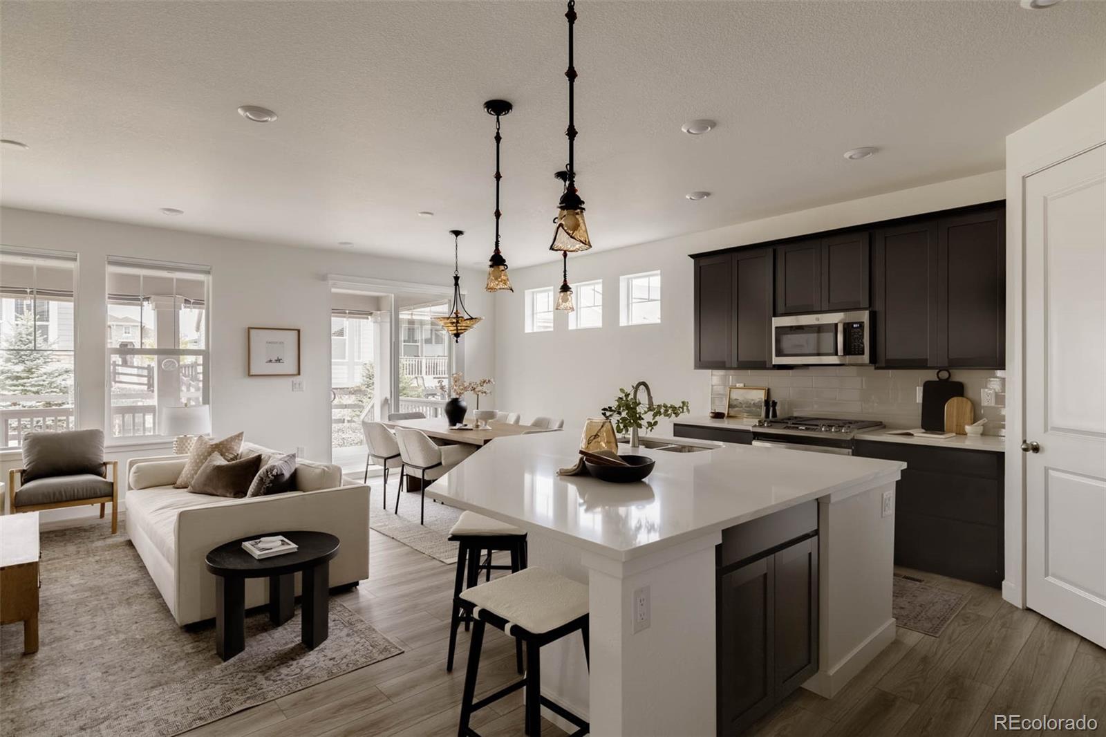 8571 South Riviera Court Aurora, CO 80016 - Photo 10 of 35