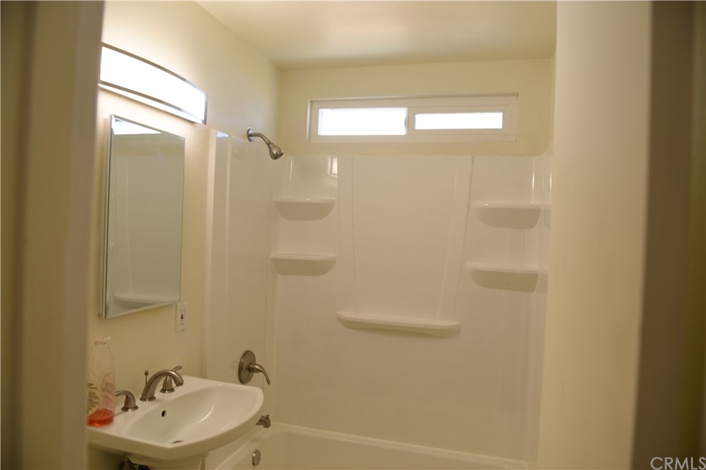 4786 Dewey Avenue Riverside, CA 92506 - Photo 22 of 34 Bathroom 2