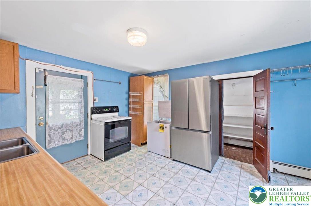 896 Front Street Whitehall, PA 18052 - Photo 15 of 35 Gallery Image 15