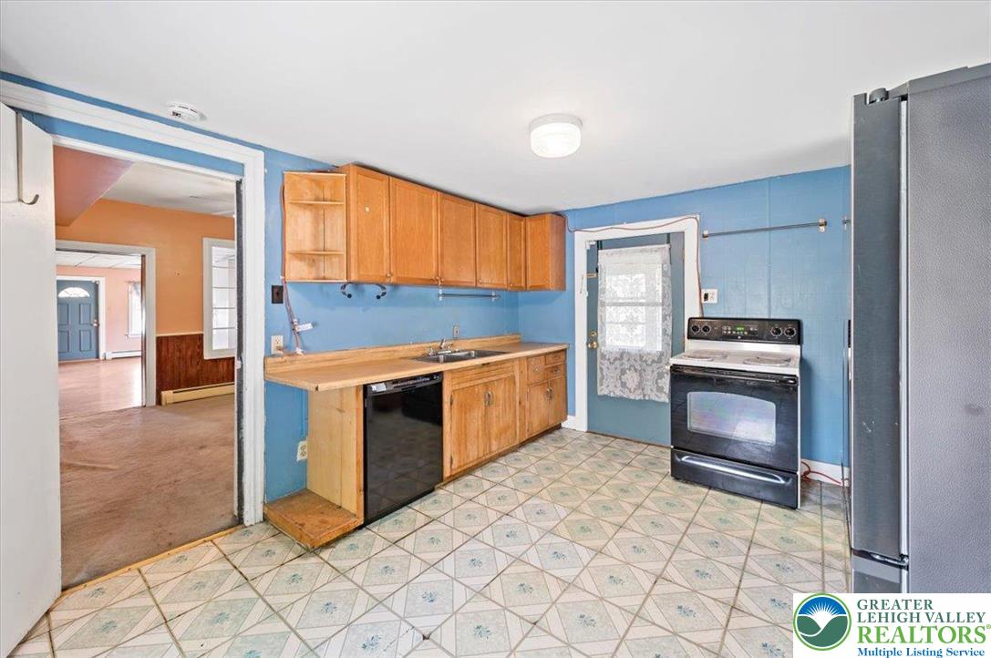 896 Front Street Whitehall, PA 18052 - Photo 17 of 35 Gallery Image 17