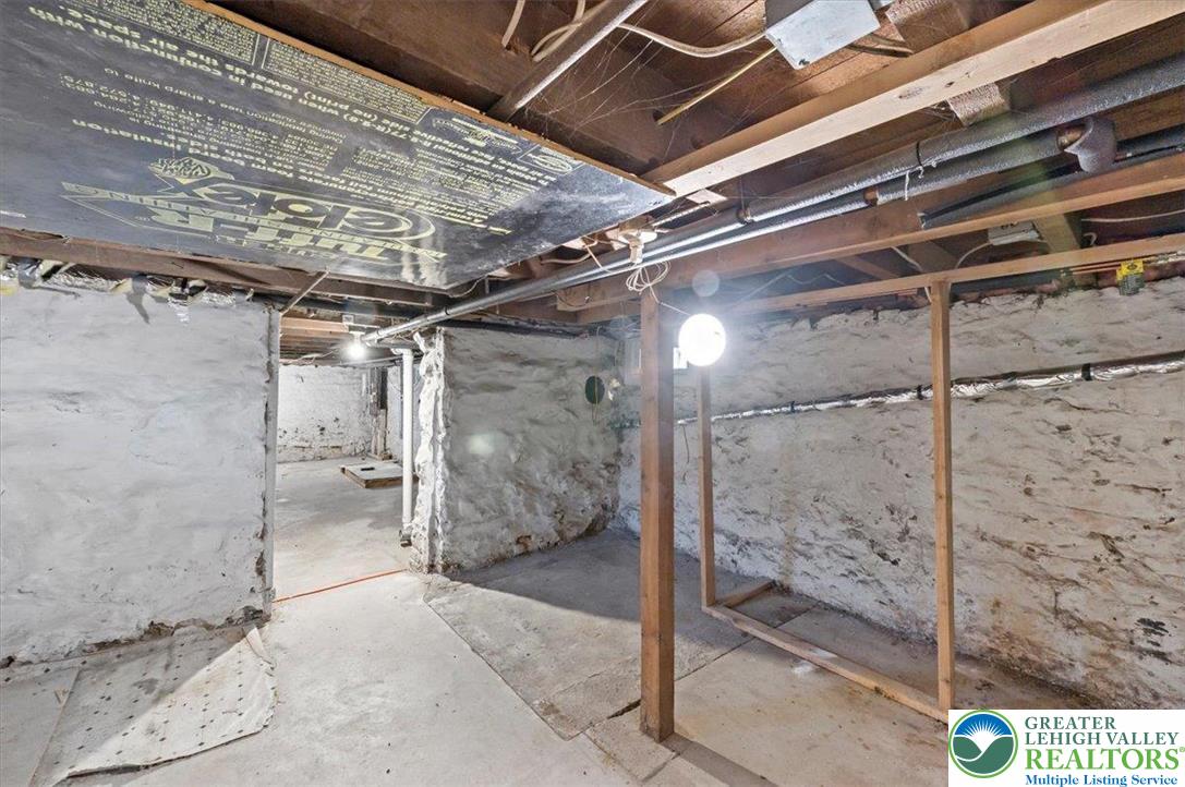 896 Front Street Whitehall, PA 18052 - Photo 27 of 35 Gallery Image 27