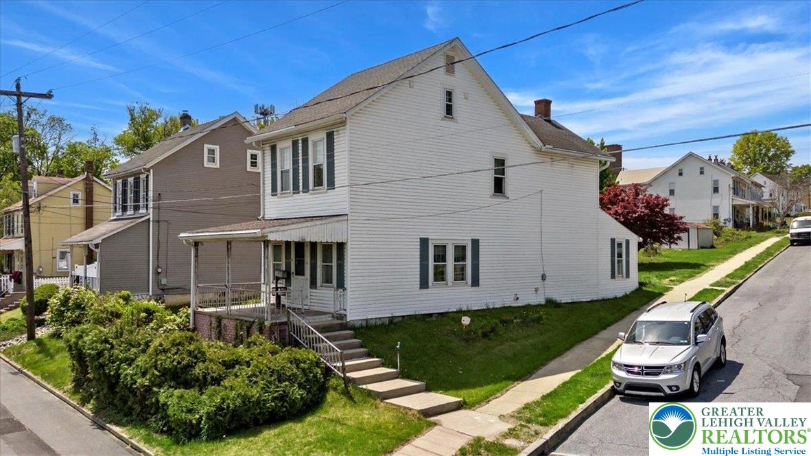 896 Front Street Whitehall, PA 18052 - Photo 3 of 35 Gallery Image 3