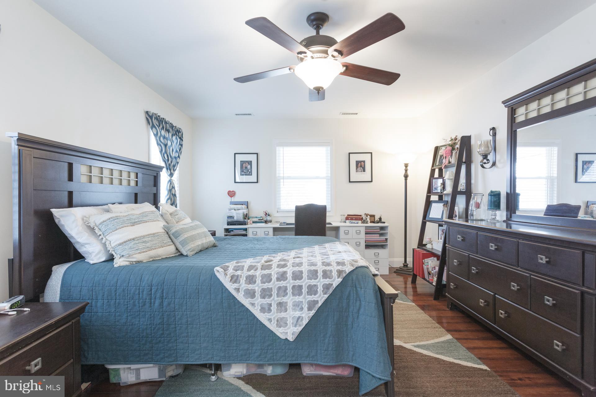 98 Plumtree Road Levittown, PA 19056 - Photo 20 of 36 Gallery Image 20