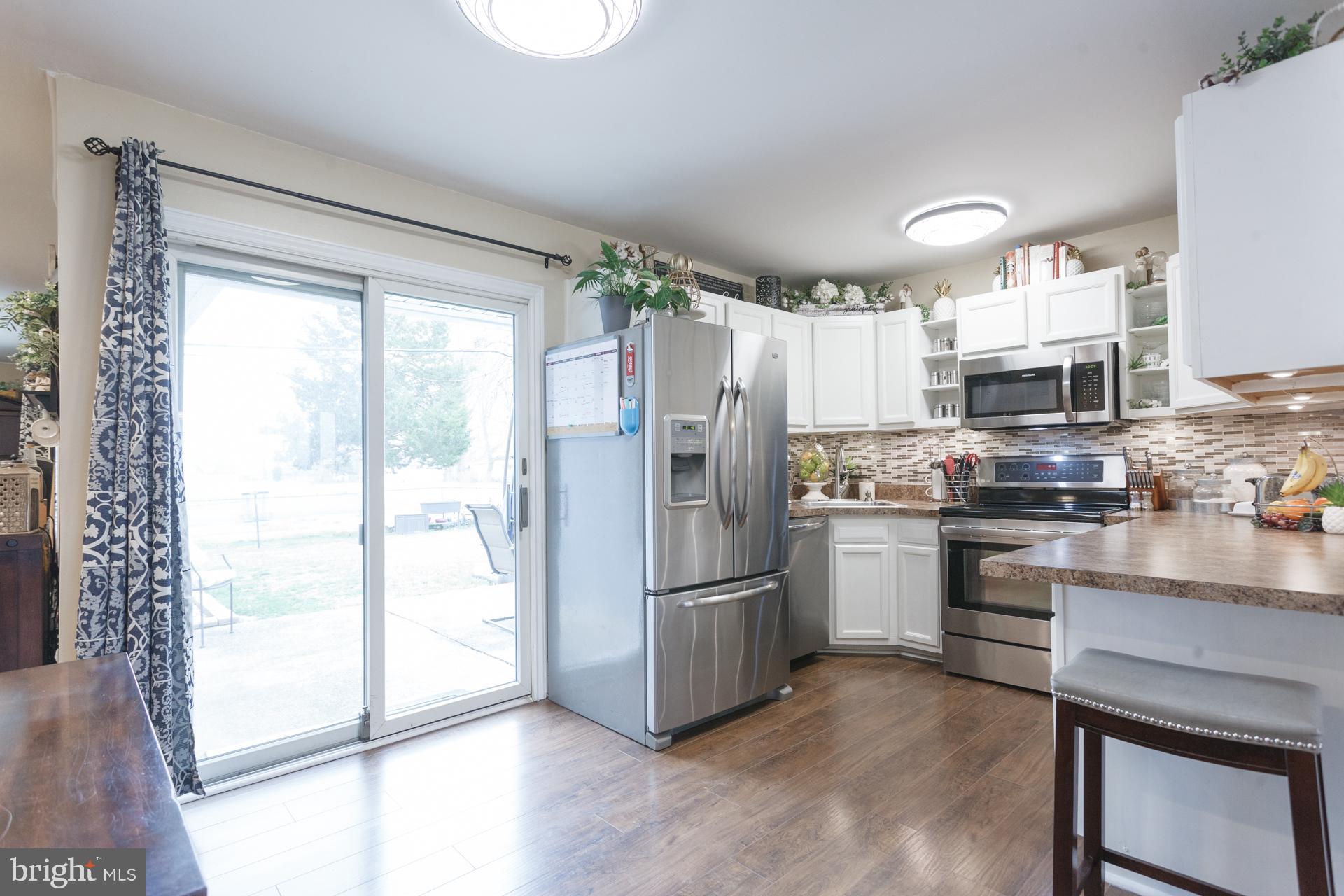 98 Plumtree Road Levittown, PA 19056 - Photo 7 of 36 Gallery Image 7