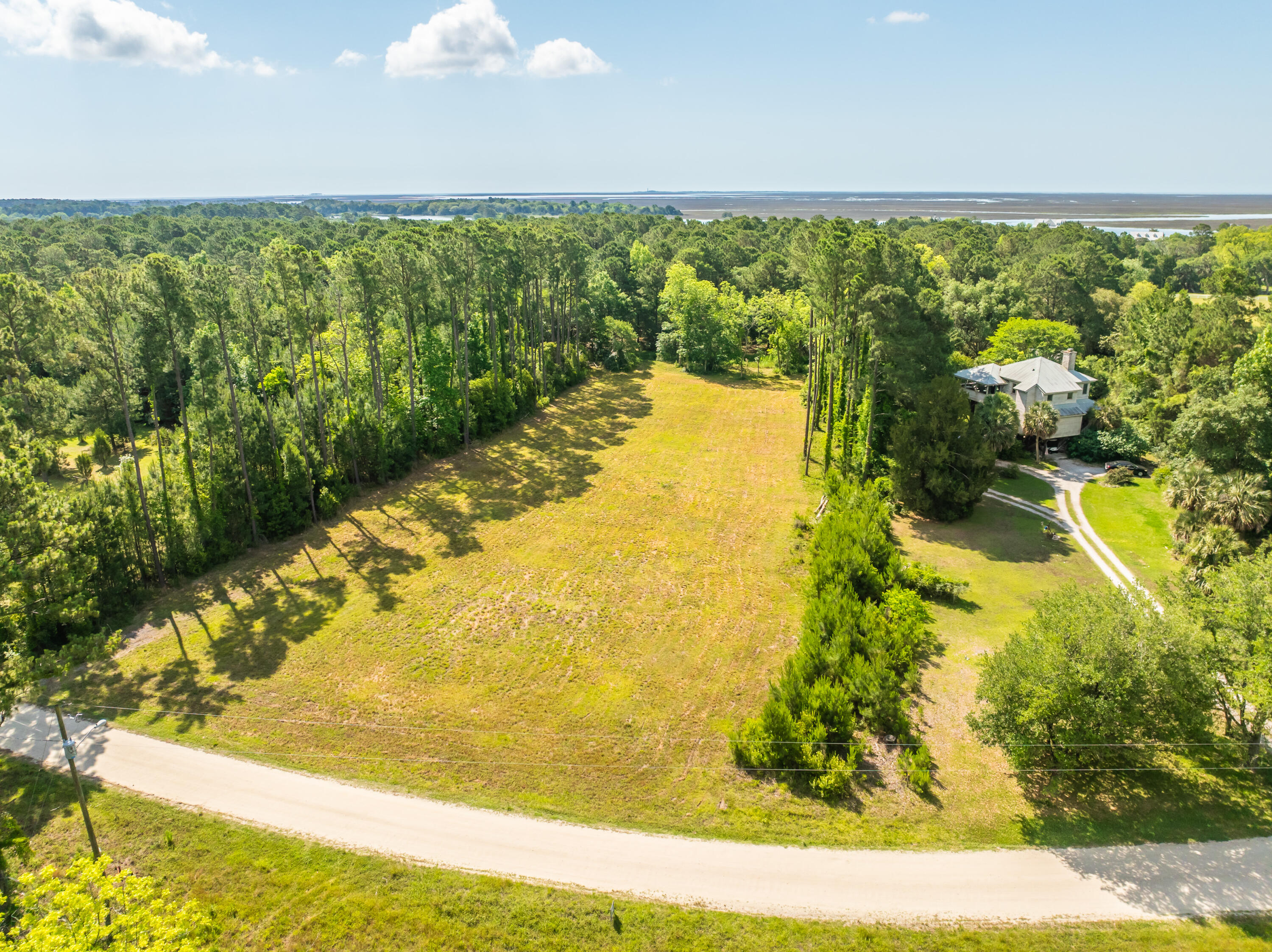 317 McClellan Avenue McClellanville, SC 29458 - Photo 11 of 18 317McClellanAve-KeenEyeMarketing-030