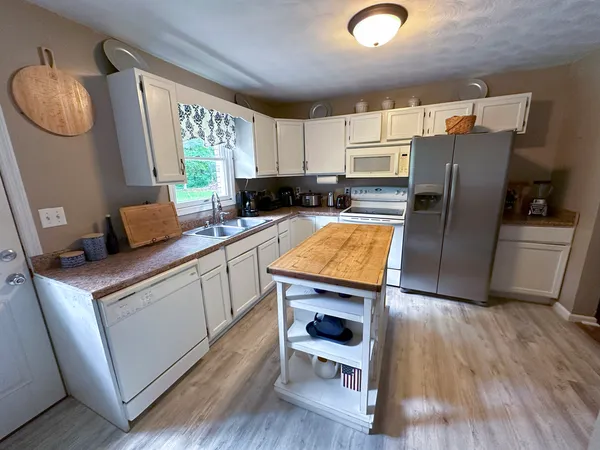 $242,500 | 2863 Parker Drive, Metropolis, IL 62960