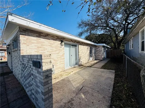 $1,495 | 207 North Woodlawn Avenue, Metairie, LA 70001