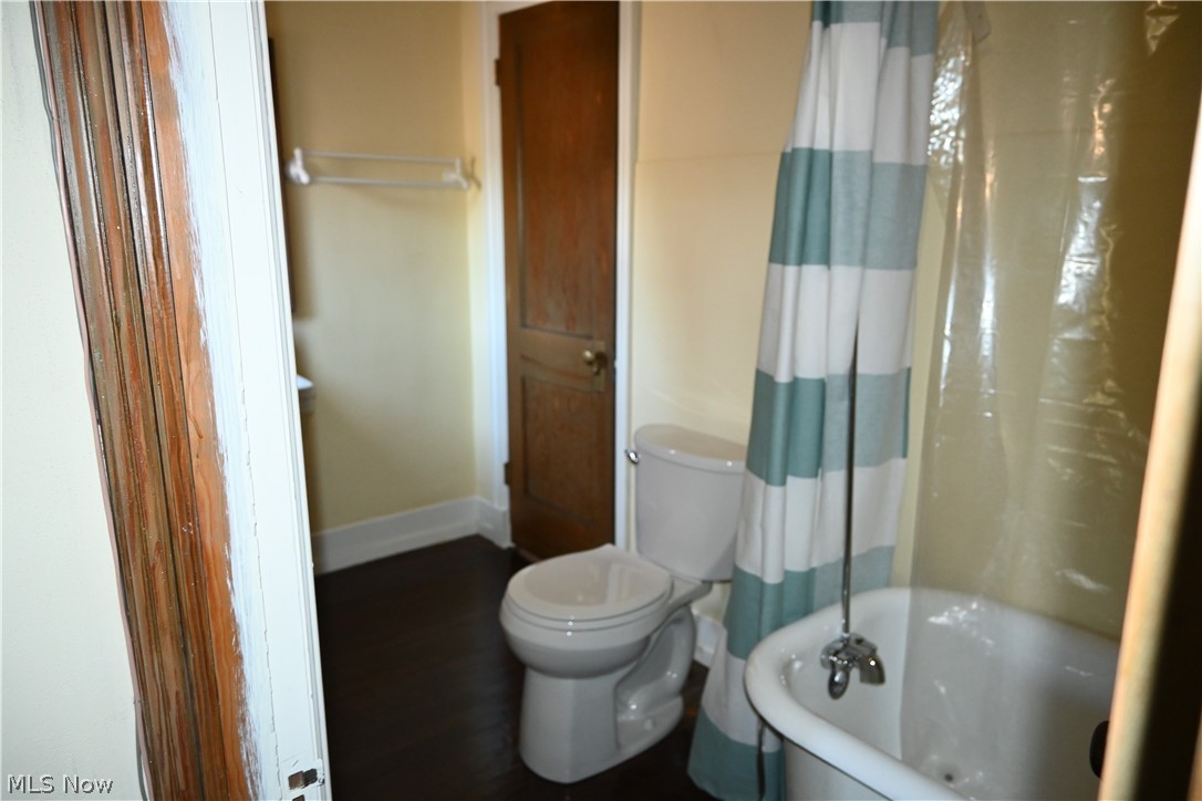 12667 Cedar Road Cleveland Heights, OH 44106 - Photo 31 of 35 3rd floor bath