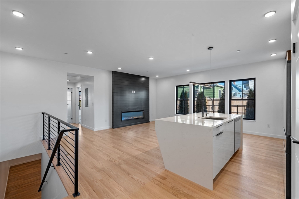 11 Boynton Street, Unit 101 Swampscott, MA 01907 - Photo 12 of 42