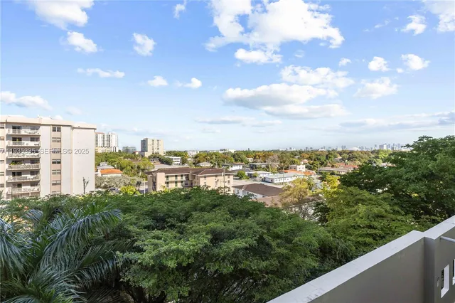 $2,300 | 50 Menores Avenue, Unit 522, Coral Gables, FL 33134