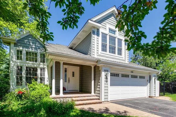 $425,000 | 228 Southridge Drive, Gurnee, IL 60031