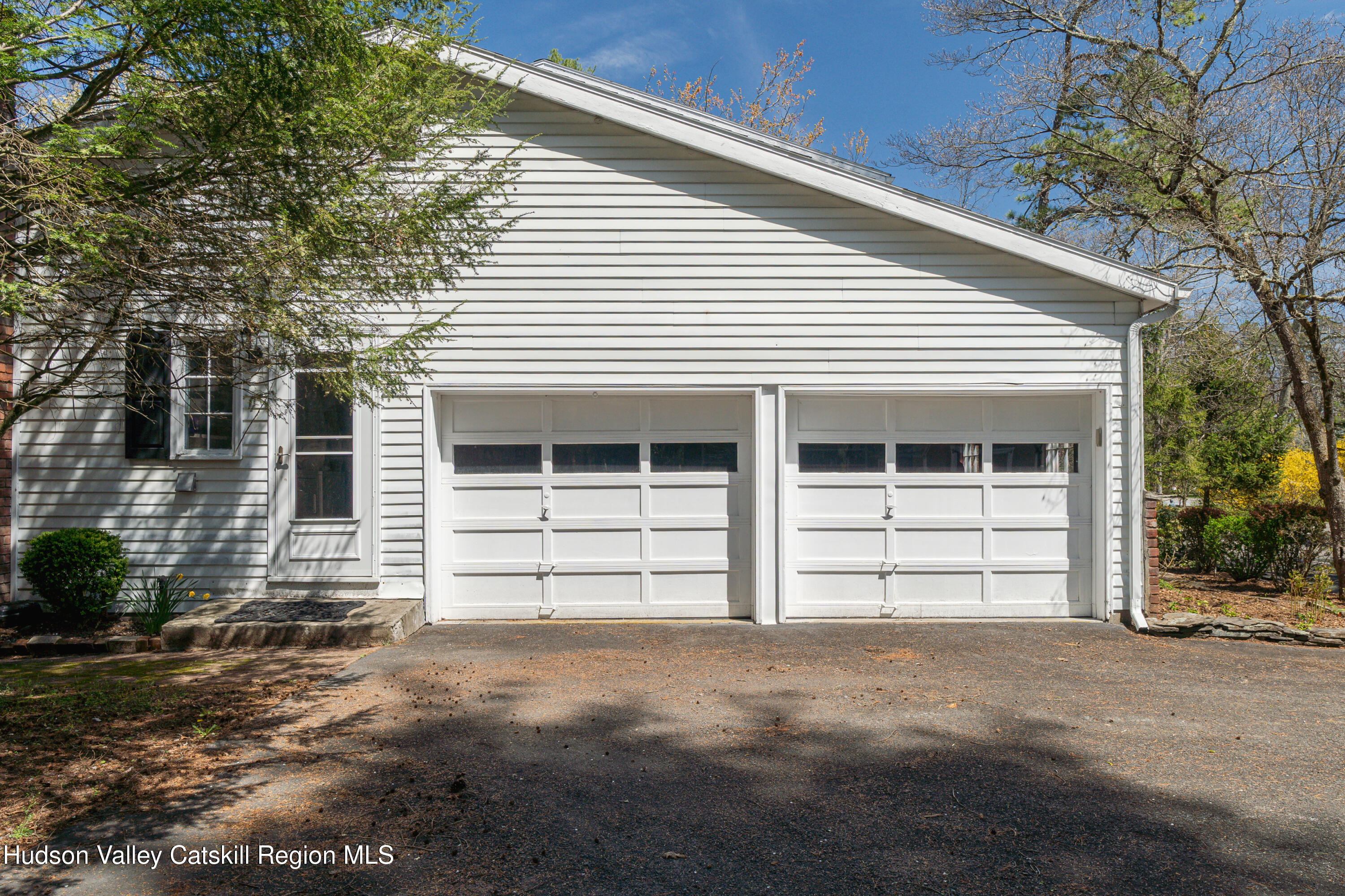1 Stone Ridge Court Woodstock, NY 12498 - Photo 27 of 30 a front view of a house