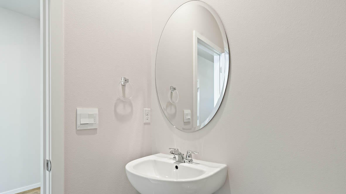 61171 Southeast Splendor Lane Bend, OR 97702 - Photo 15 of 31 014 powder room