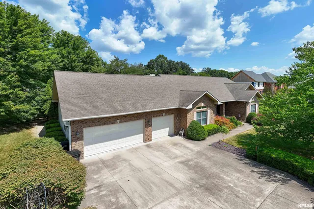 $480,000 | 1410 Bradford Lane, Carbondale, IL 62902