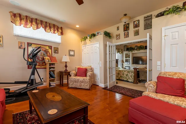 $480,000 | 1410 Bradford Lane, Carbondale, IL 62902