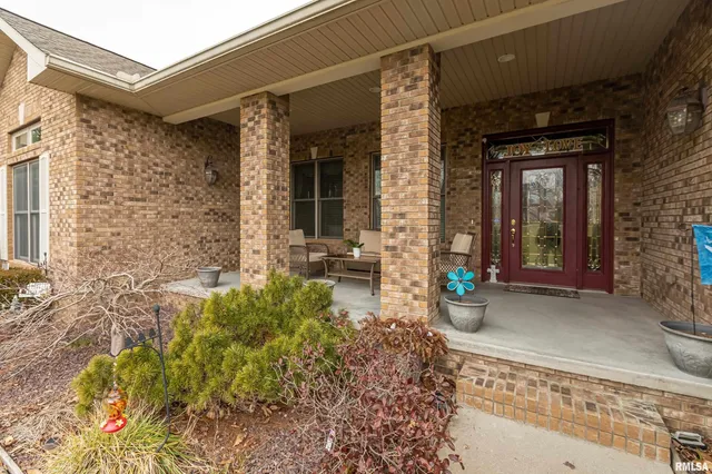 $480,000 | 1410 Bradford Lane, Carbondale, IL 62902