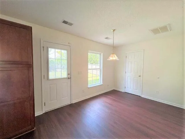 $2,100 | 109 Kensel Court, Goose Creek, SC 29445