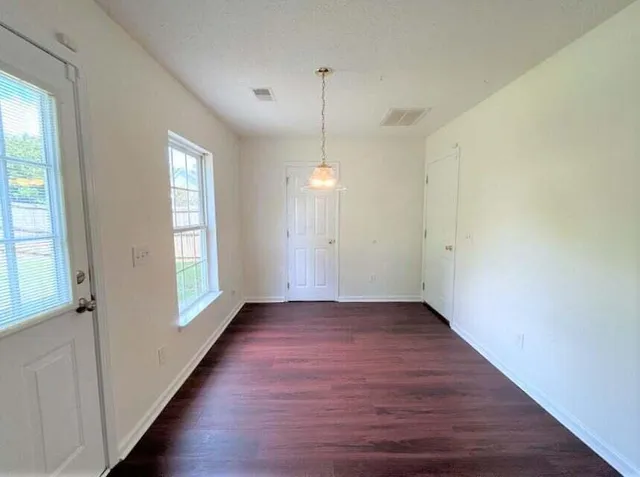 $2,100 | 109 Kensel Court, Goose Creek, SC 29445