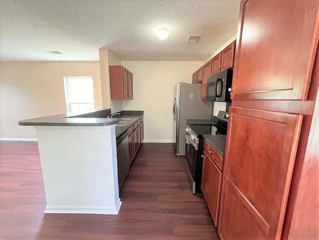 $2,100 | 109 Kensel Court, Goose Creek, SC 29445