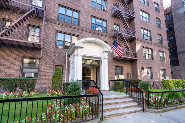 $2,700 | 73-20 Austin Street, Unit 5B | Forest Hills