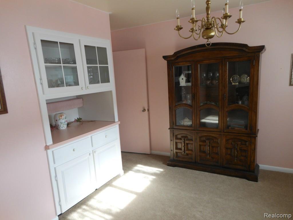 8359 Dale Center Line, MI 48015 - Photo 3 of 13 Dining Room