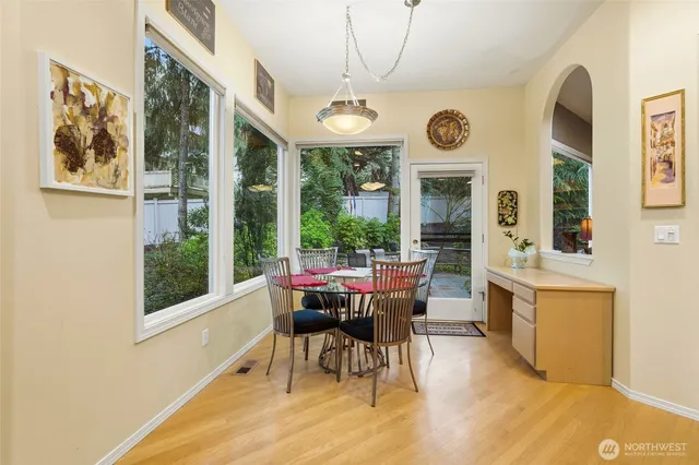 $1,800,000 | 5633 194th Lane Southeast, Issaquah, WA 98027