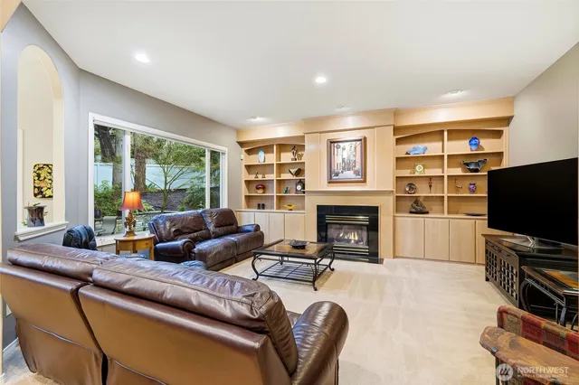 $1,800,000 | 5633 194th Lane Southeast, Issaquah, WA 98027