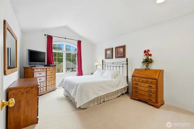 $1,800,000 | 5633 194th Lane Southeast, Issaquah, WA 98027