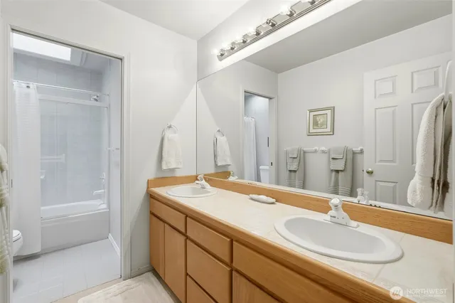 $1,800,000 | 5633 194th Lane Southeast, Issaquah, WA 98027