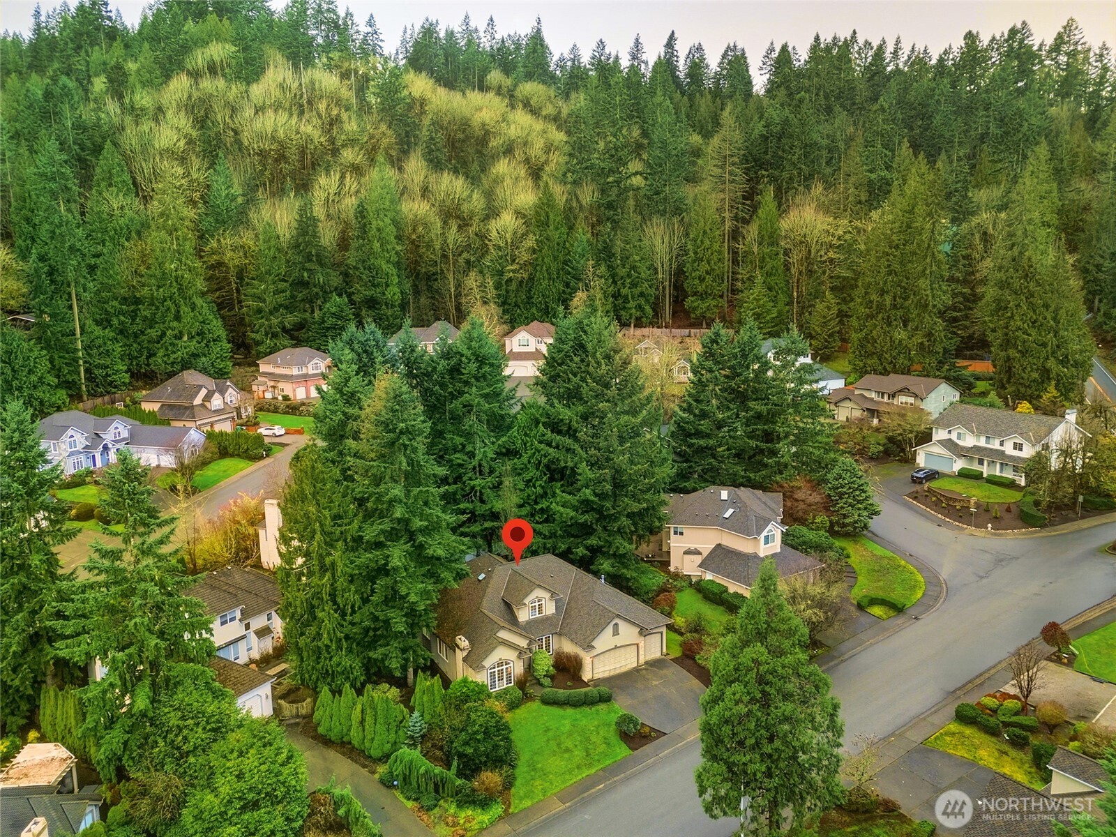 5633 194th Lane Southeast Issaquah, WA 98027 - Photo 33 of 40 an aerial view of multiple house