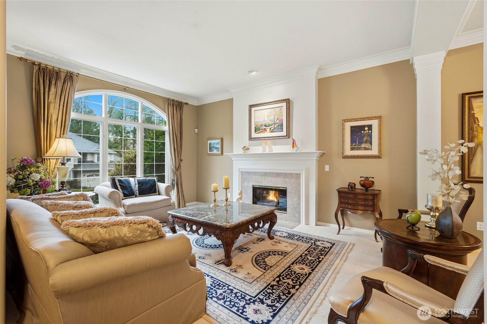 5633 194th Lane Southeast Issaquah, WA 98027 - Photo 6 of 40 a living room with furniture and a fireplace