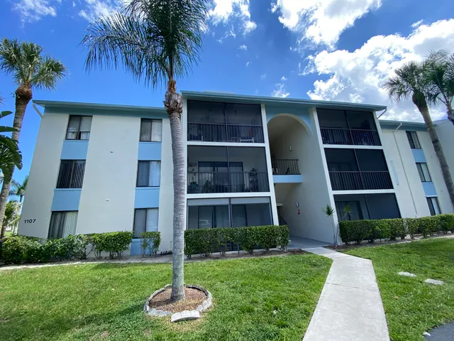 $1,800 | 1107 Green Pine Boulevard, Unit A1, West Palm Beach, FL 33409