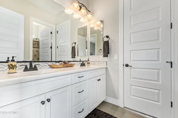 $1,050,000 | 1966 East Indian Wells Drive, Gilbert, AZ 85298