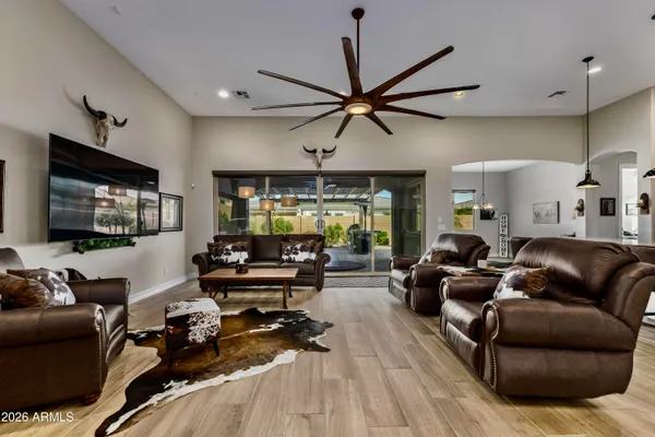 $1,050,000 | 1966 East Indian Wells Drive, Gilbert, AZ 85298