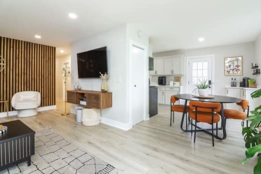 342 Seminole Lane Carol Stream, IL 60188 - Photo 5 of 21