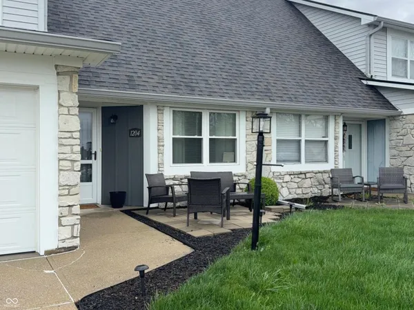$193,000 | 1204 Paradise Way, Unit B, Greenwood, IN 46143