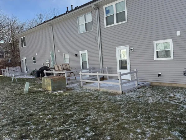 $193,000 | 1204 Paradise Way, Unit B, Greenwood, IN 46143
