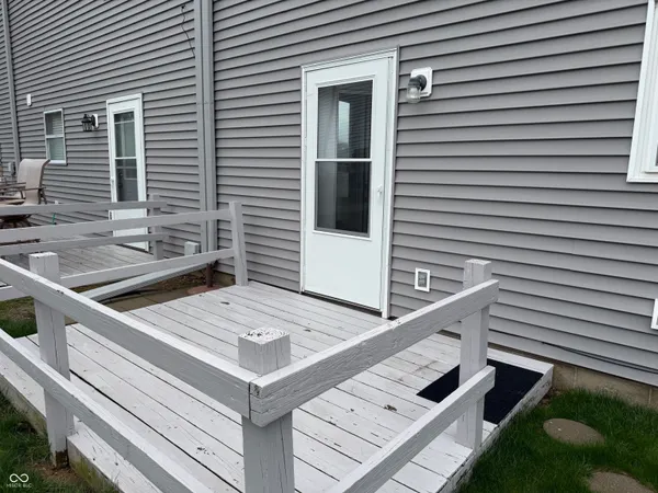 $193,000 | 1204 Paradise Way, Unit B, Greenwood, IN 46143