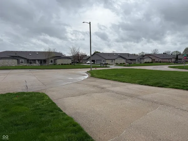 $193,000 | 1204 Paradise Way, Unit B, Greenwood, IN 46143