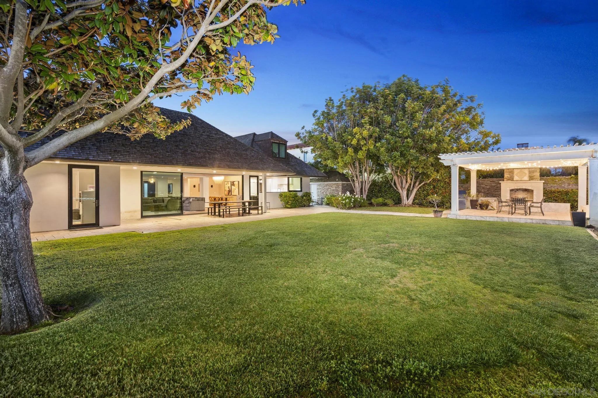 2323 San Juan Road San Diego, CA 92103 - Photo 44 of 47 a front view of a house with a garden