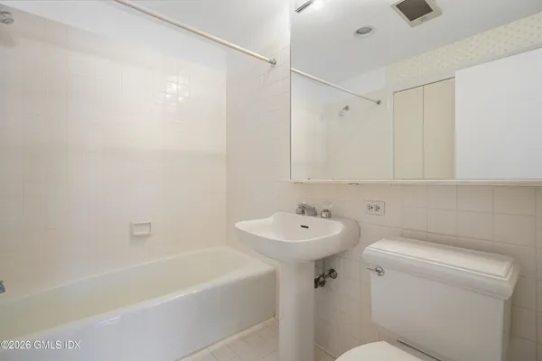 $12,500 | 1 Milbank Avenue, Unit 1A, Greenwich, CT 06830