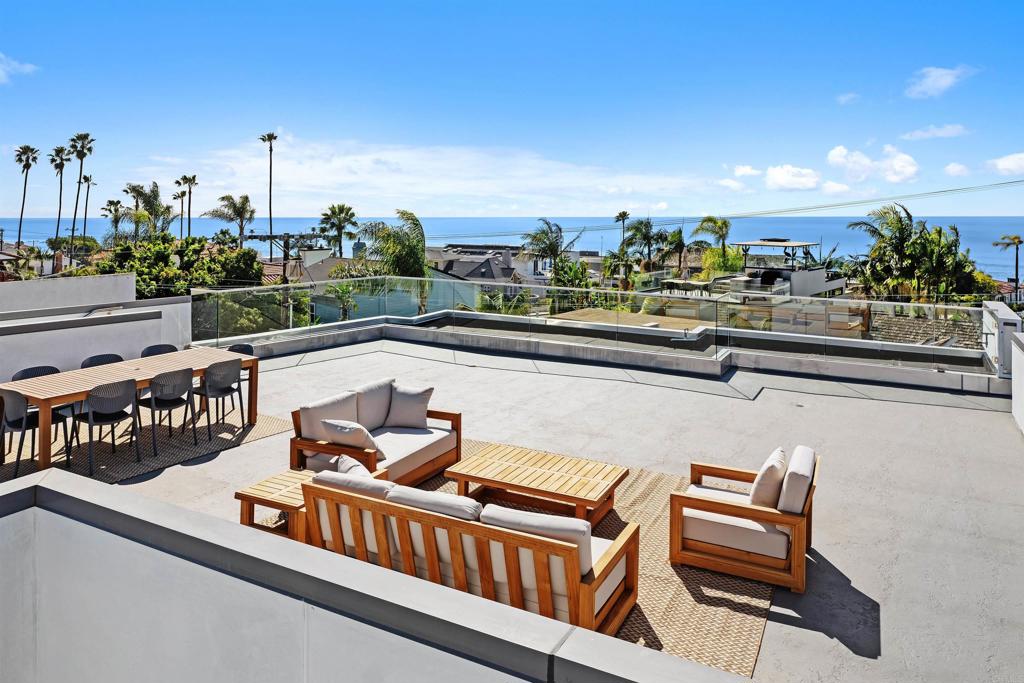5656 La Jolla Boulevard, Unit 3 La Jolla, CA 92037 - Photo 2 of 35 a outdoor view with a sitting space