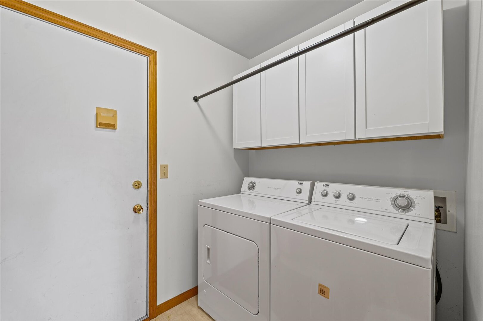 1706 Chevy Chase Drive Champaign, IL 61821 - Photo 7 of 29 a utility room with dryer and washer