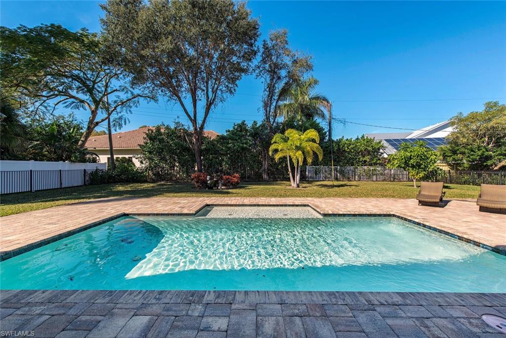 1655 Mandarin Road Naples, FL 34102 - Photo 15 of 30