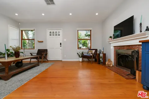 $1,399,000 | 15114 Hesby Street, Sherman Oaks, CA 91403