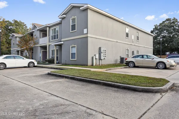 $249,000 | 310 Holcomb Boulevard, Unit 230, Ocean Springs, MS 39564