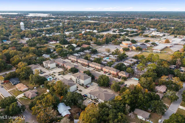 $249,000 | 310 Holcomb Boulevard, Unit 230, Ocean Springs, MS 39564